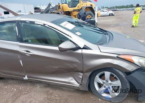 2013 Hyundai Elantra Gls z USA, uszkodzony, nr VIN 5NPDH4AEXDH331219